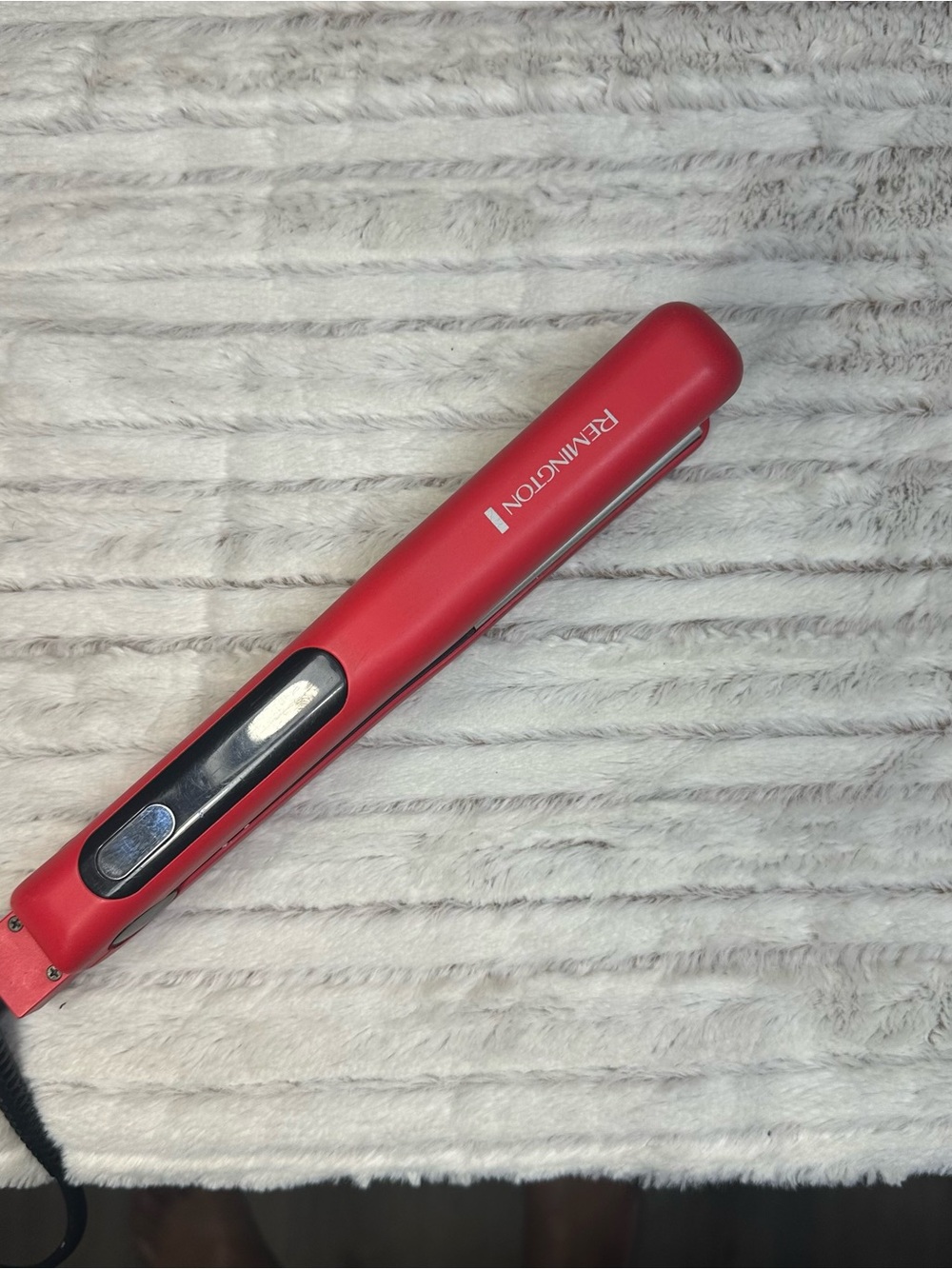 Remington Red Mini Flat Iron for Travel Styling